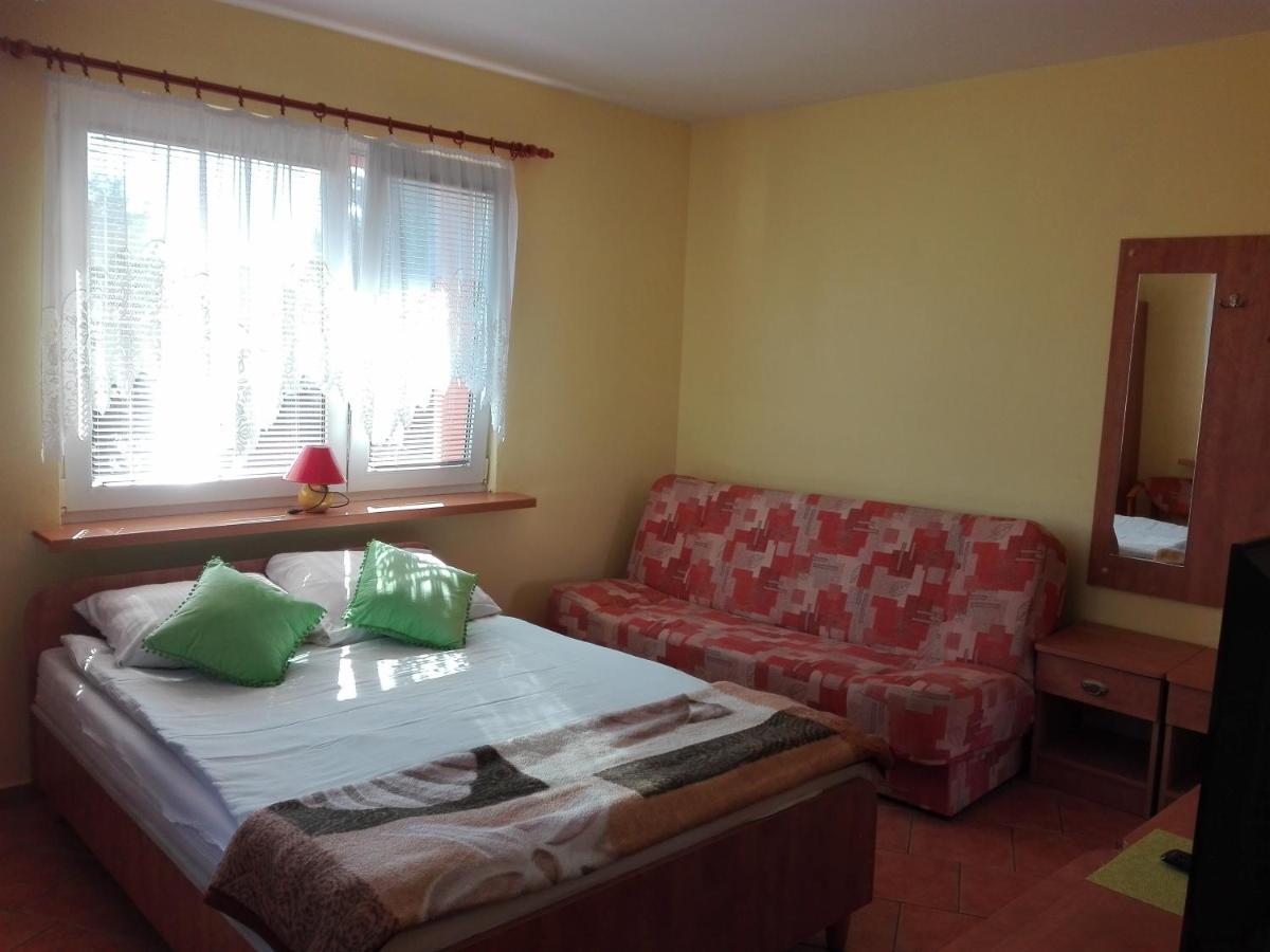 Dom Wczasowy Mateusz Rewal Exterior foto